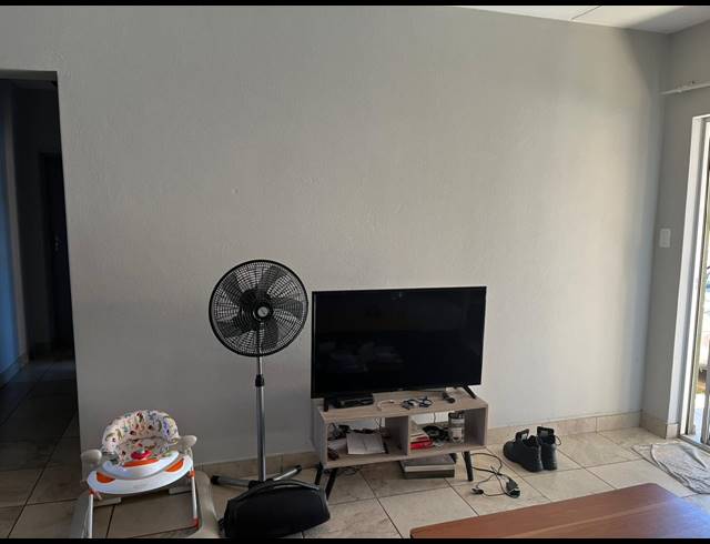 3 BEDROOM APARTMENT FOR SALE IN WATERVAL EAST